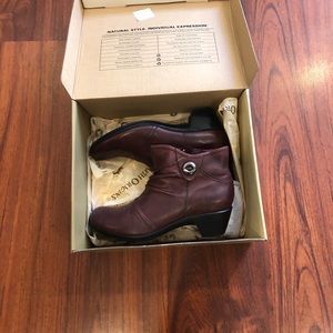 Earths red shoes brand new never used